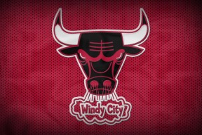 “美食接力赛” 队员在不同打卡点品尝当地小吃后继续奔跑