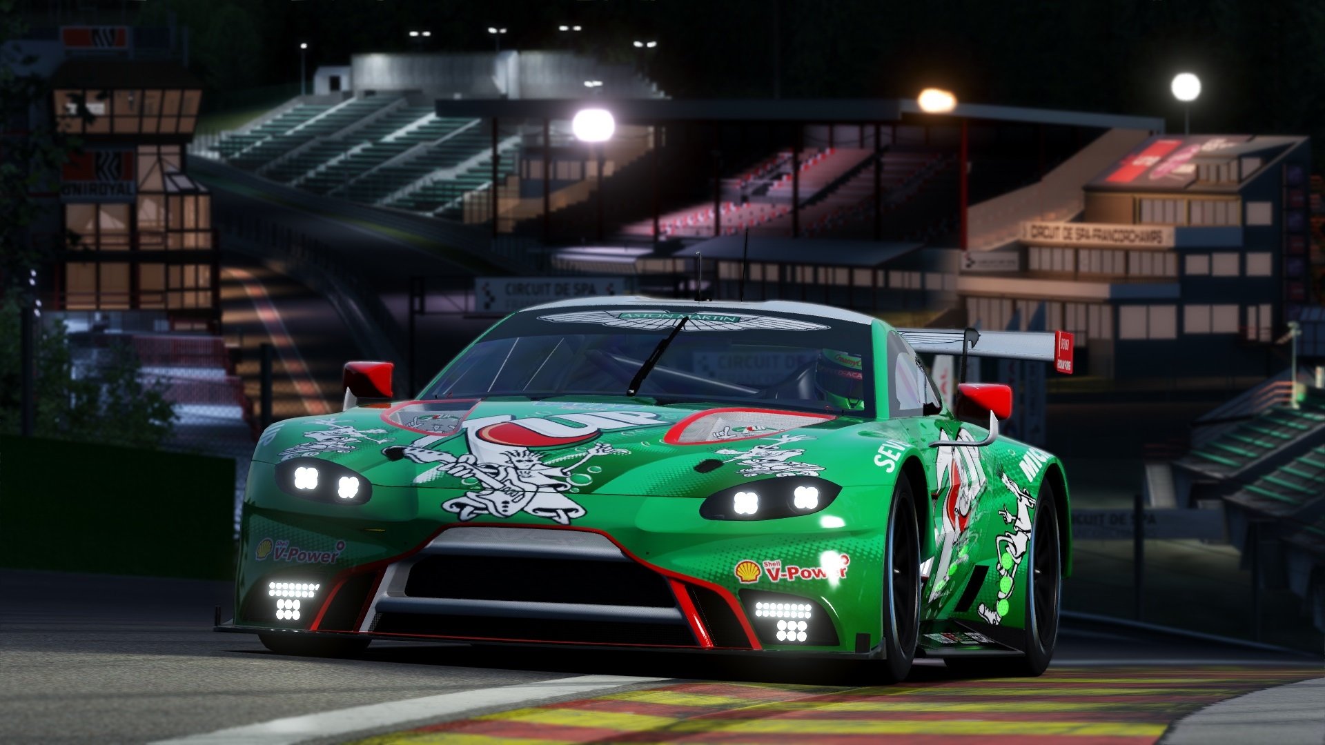 罗马边路渗透打破防守平衡制造空档,罗马防线