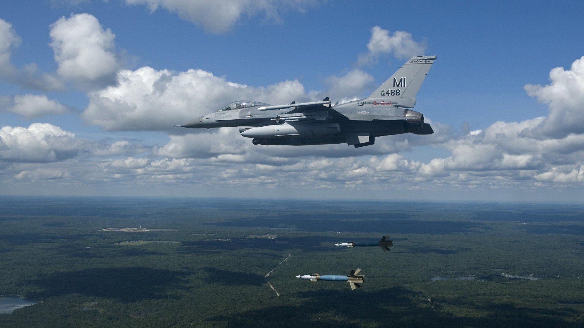 C罗与队友赛后庆祝气氛欢乐轻松,c罗和谁配合